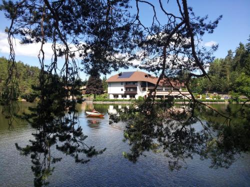 Am Wolfgrubenersee