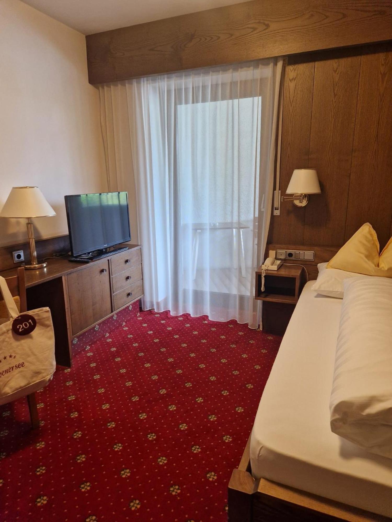 Am Wolfgrubenersee 3*